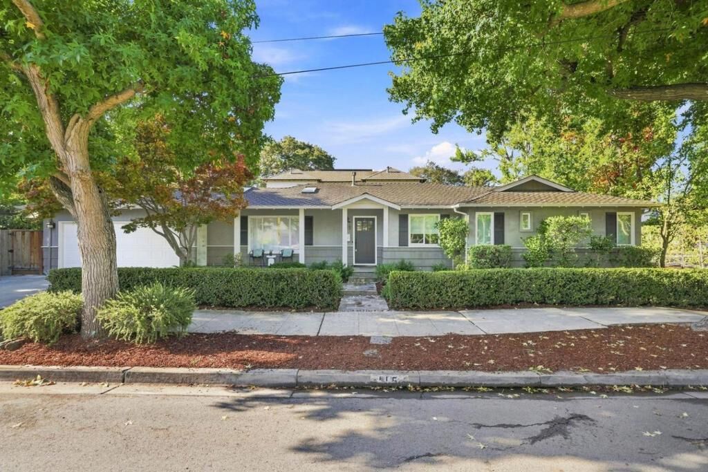 Property Photo:  115 Walnut Street  CA 94025 