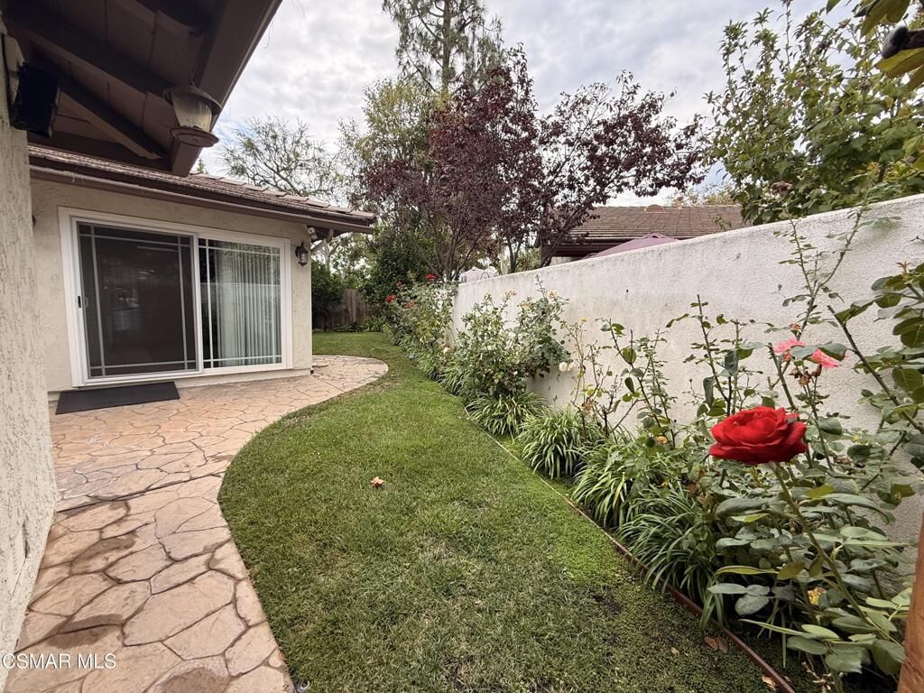 Property Photo:  1124 Bright Glen Circle  CA 91361 