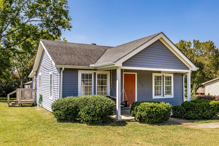 Property Photo:  336 Pitts Ave  TN 37138 