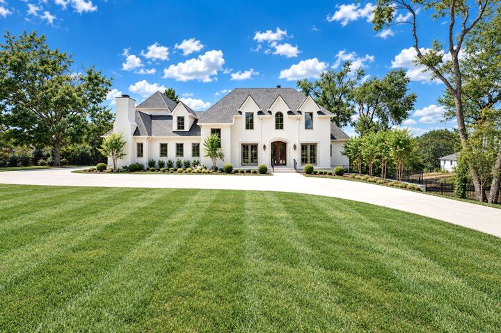 Property Photo: 3605 Knollwood Rd TN 37215