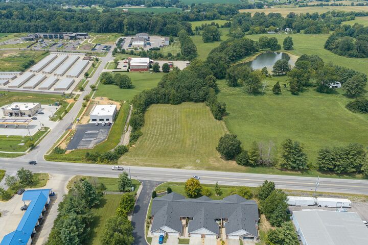 Property Photo: 2365 Highway 31 W TN 37188