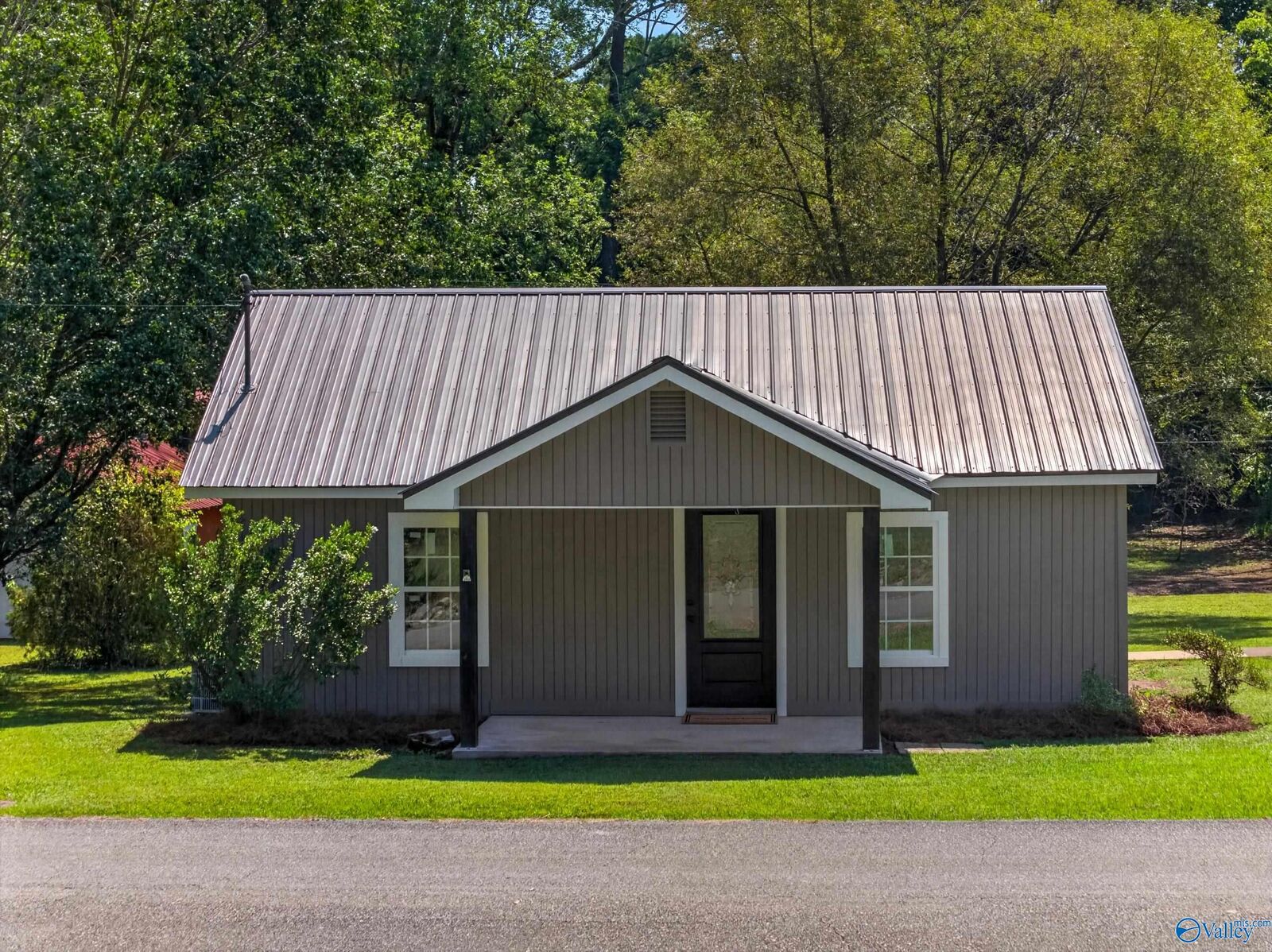 Property Photo: 1080 Clanton Street SW AL 35954