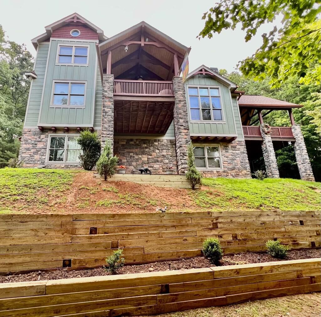 Property Photo:  381 Laurel Ridge Lane  GA 30536 