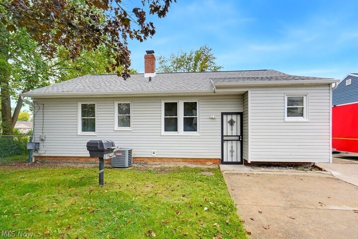 Property Photo:  20777 Bowling Green Road  OH 44137 