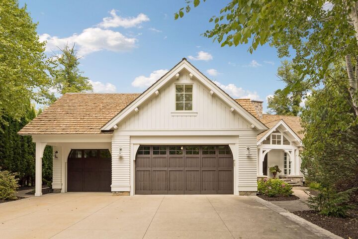 Property Photo:  1625 Locust Hills Trail  MN 55391 