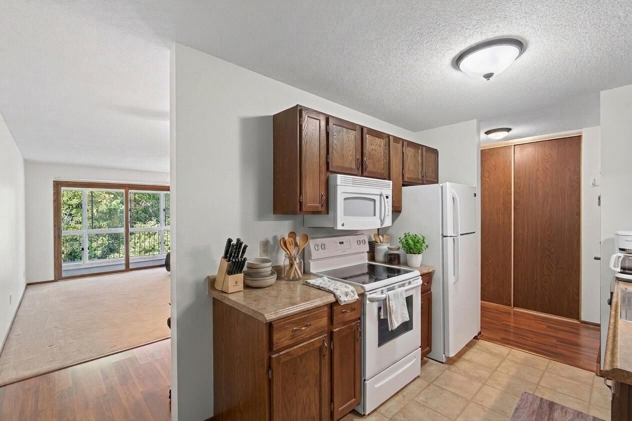 Property Photo:  135 Viking Drive E 309  MN 55117 