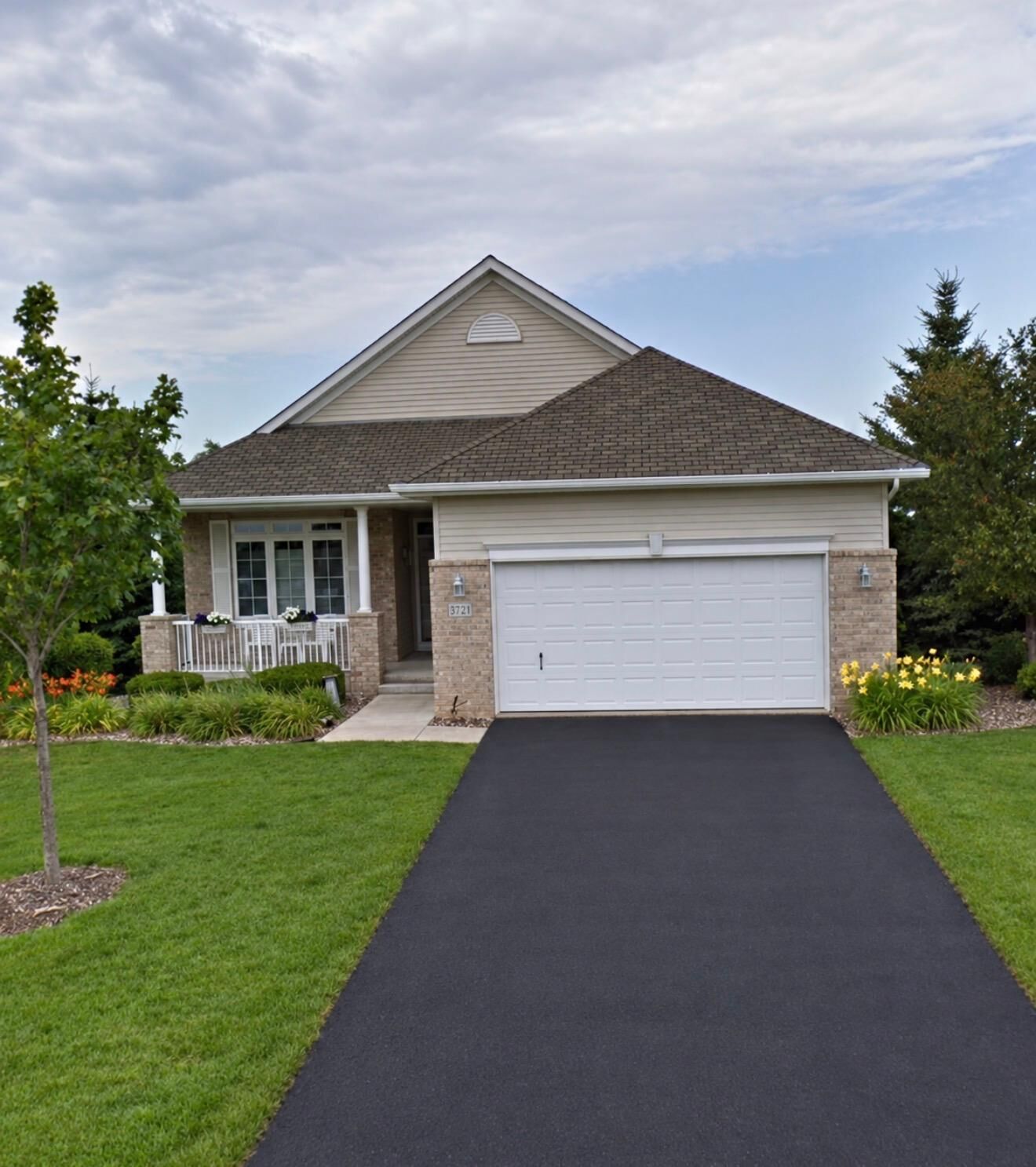 Property Photo:  3721 Crossridge Way  MN 55068 