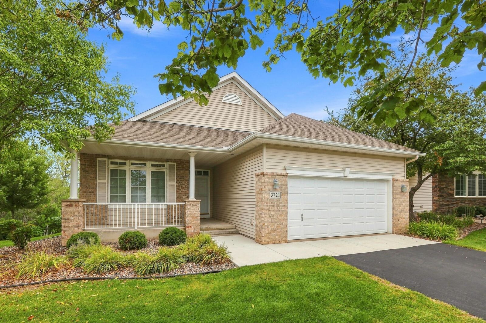 Property Photo:  3721 Crossridge Way  MN 55068 