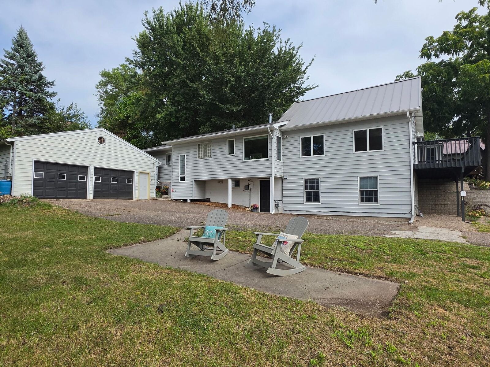 Property Photo:  924 Maple Street W  MN 55082 