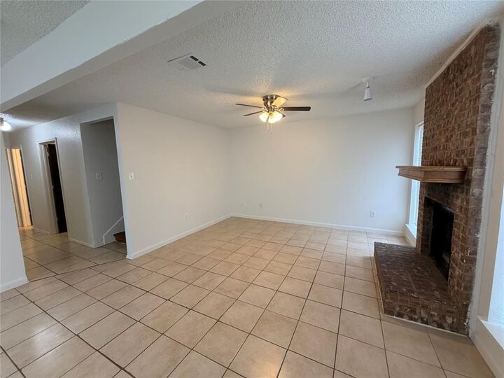 Property Photo: 2410 Summer Place Drive TX 76014