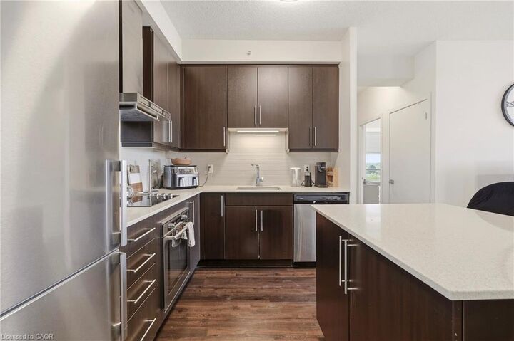 Property Photo:  2093 Fairview Street 602  ON L7R 0E6 