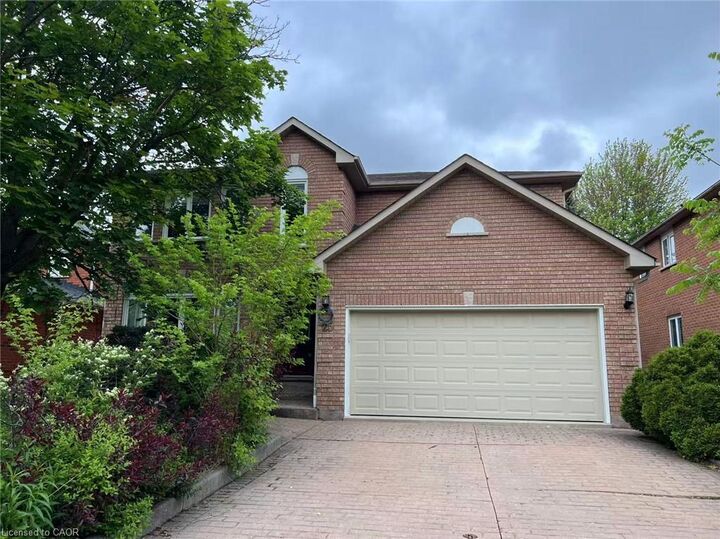 Property Photo:  25 Thornton Trail  ON L9H 6X9 