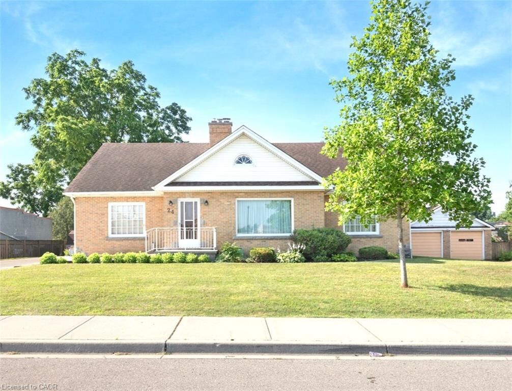 Property Photo:  24 Pine Street  ON N4B 1N6 