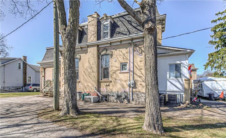 Property Photo:  156 Grand Avenue S  ON N1S 2M4 