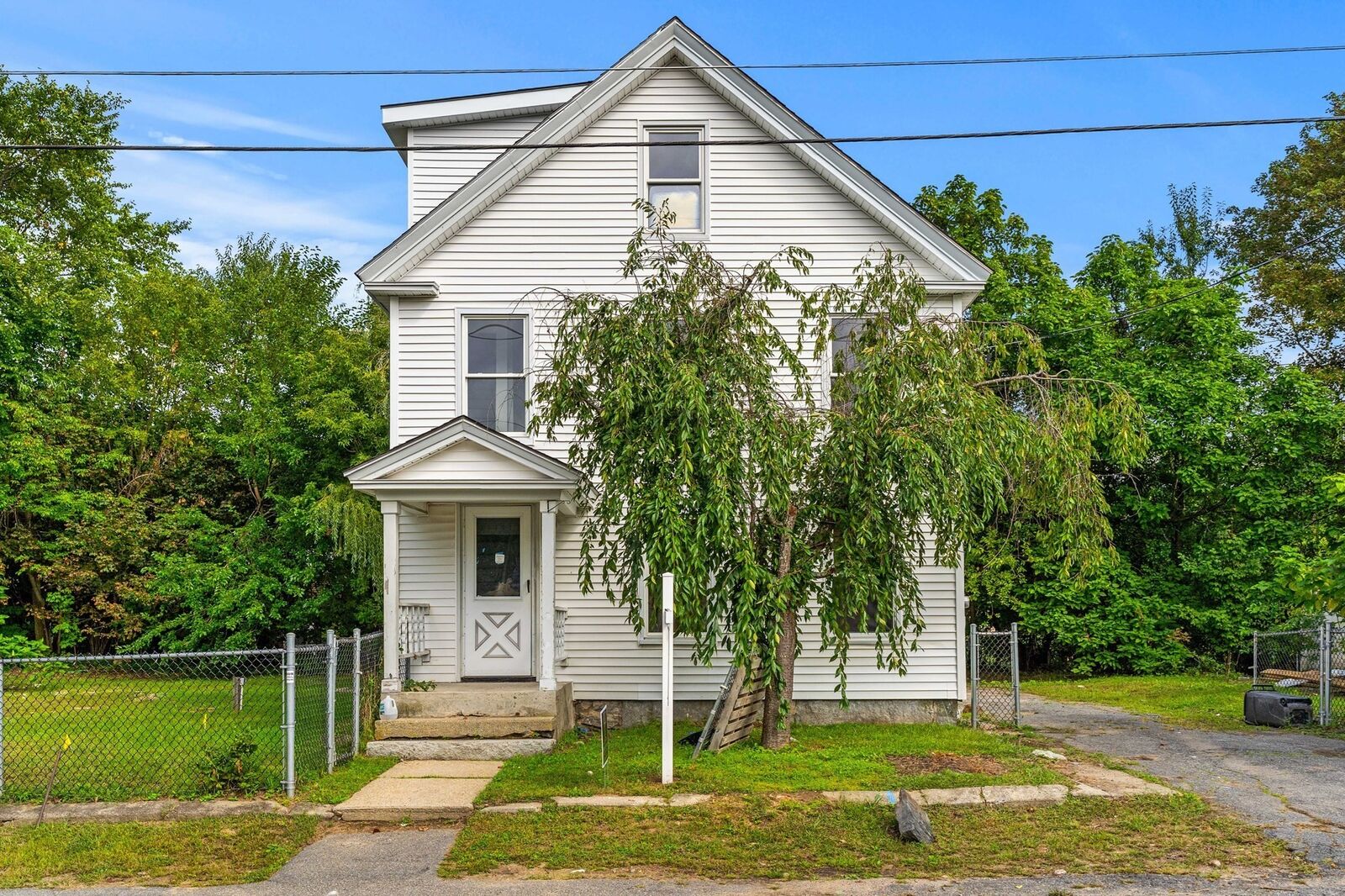 Property Photo: 11 Lorenzo St MA 01453