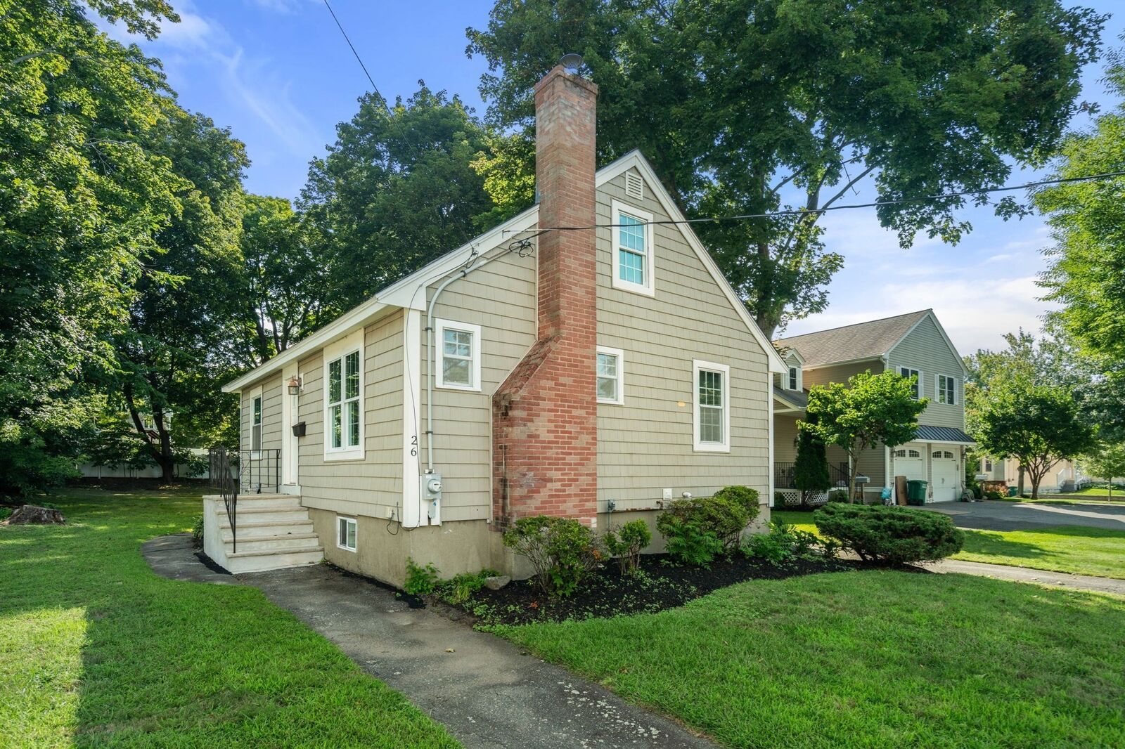 Property Photo:  26 Elliott St  MA 01867 