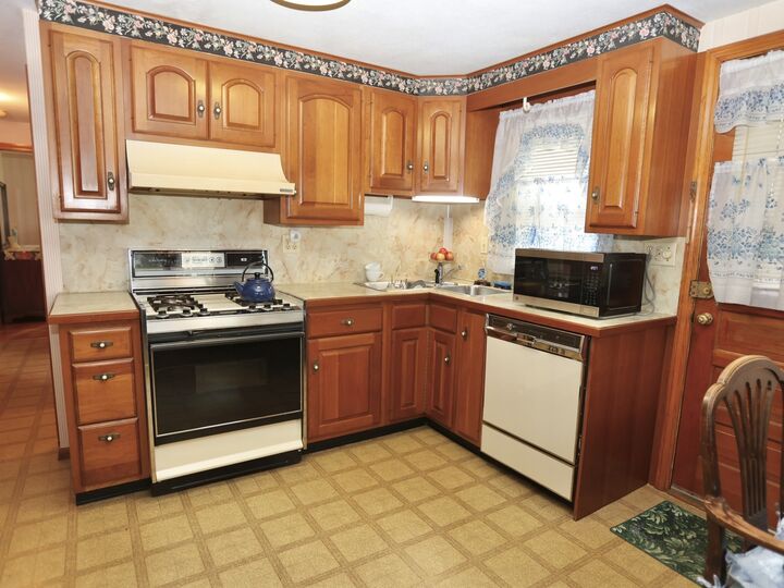 Property Photo:  36 Revere St  MA 01604 