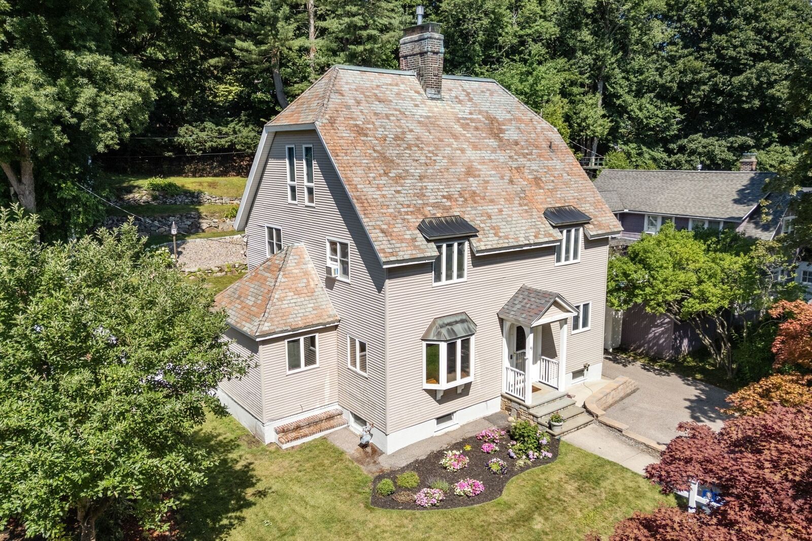 Property Photo:  43 Laconia Rd  MA 01609 