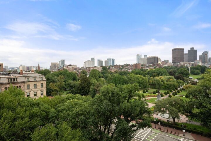Property Photo:  2 Commonwealth 8G  MA 02116 