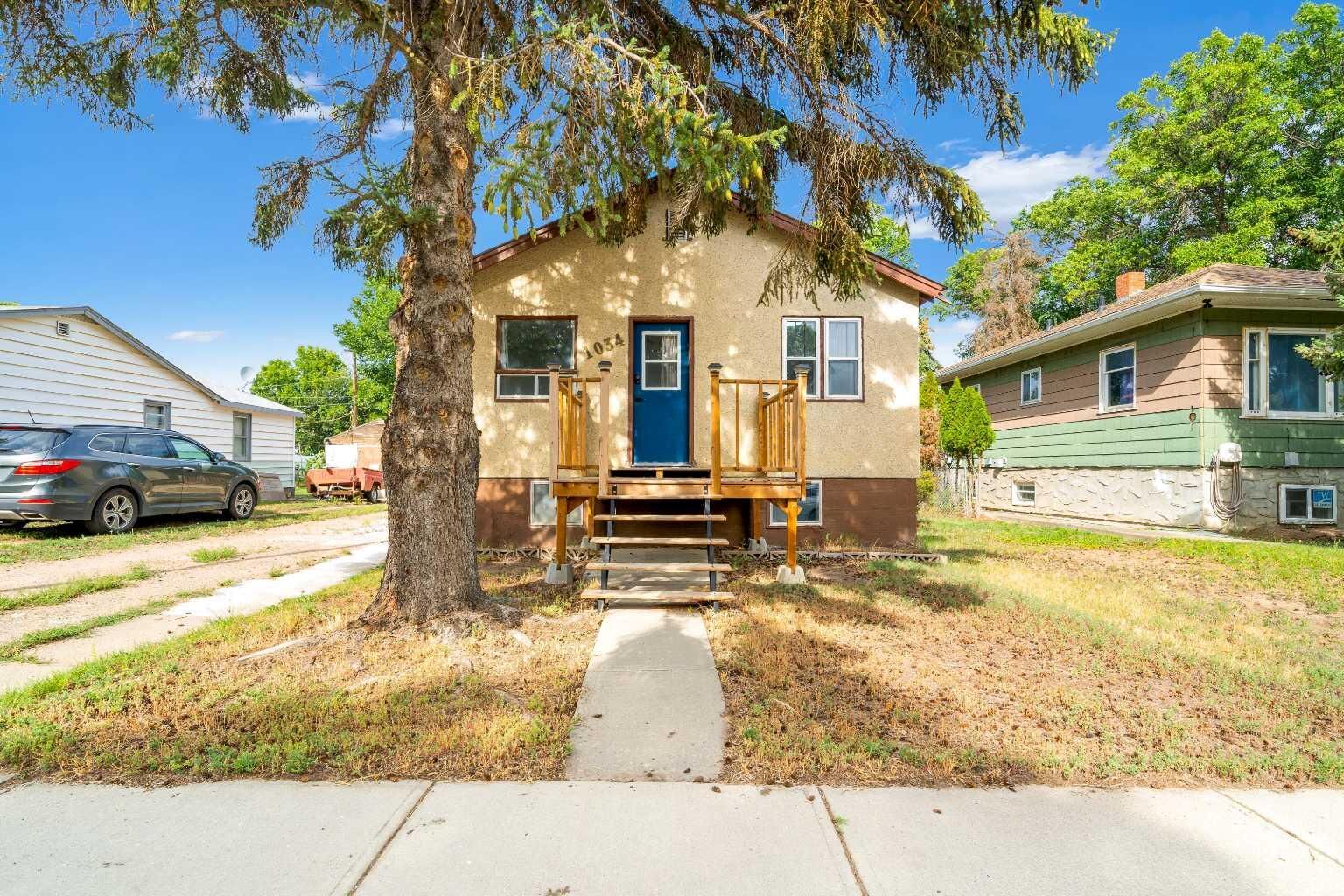 Property Photo:  1034 Factory Street SE  AB T1A 1X7 