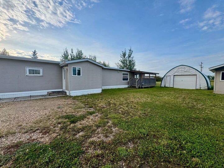 Property Photo:  9725 107 Street  AB T0H 2C0 
