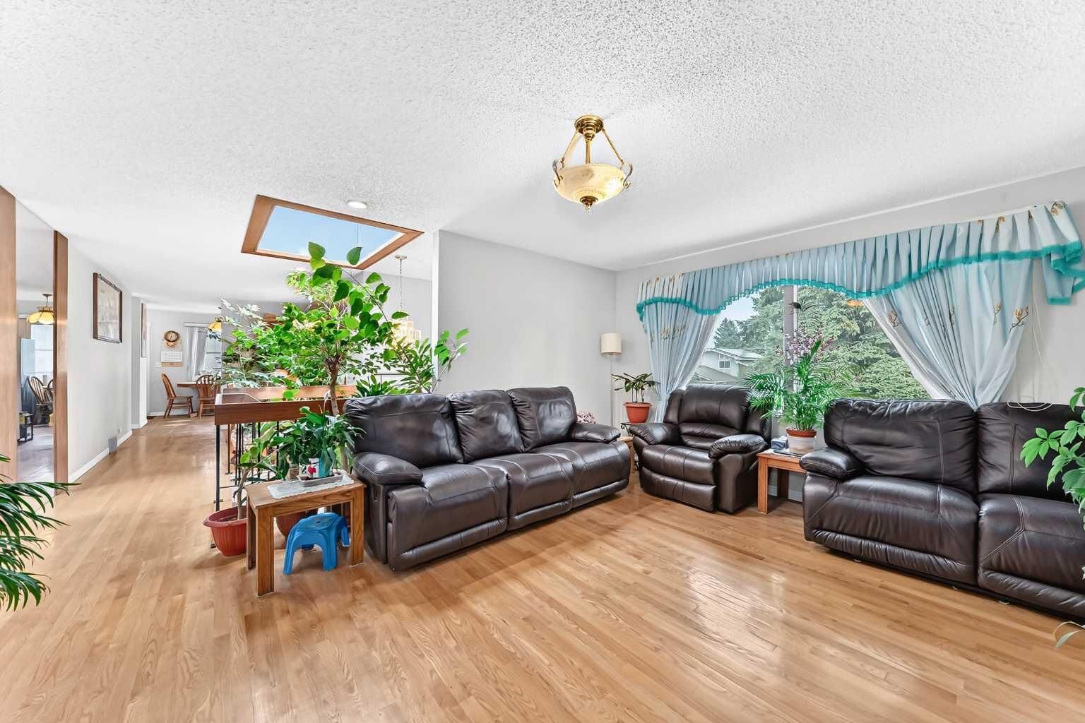 Photo de la propriété:  3219 Palliser Drive SW  AB T2V 1S2 