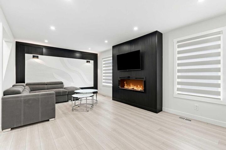 Property Photo:  62 Deer Ridge Way SE  AB T2J 5Y6 