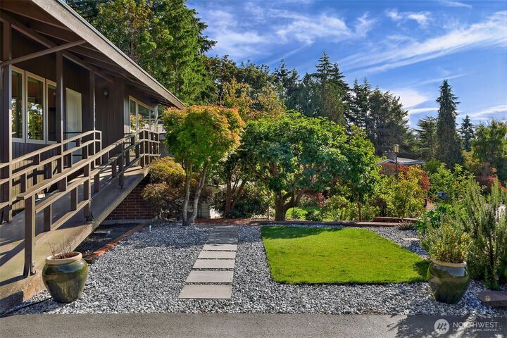 Property Photo:  13748  16th Avenue SW  WA 98166 