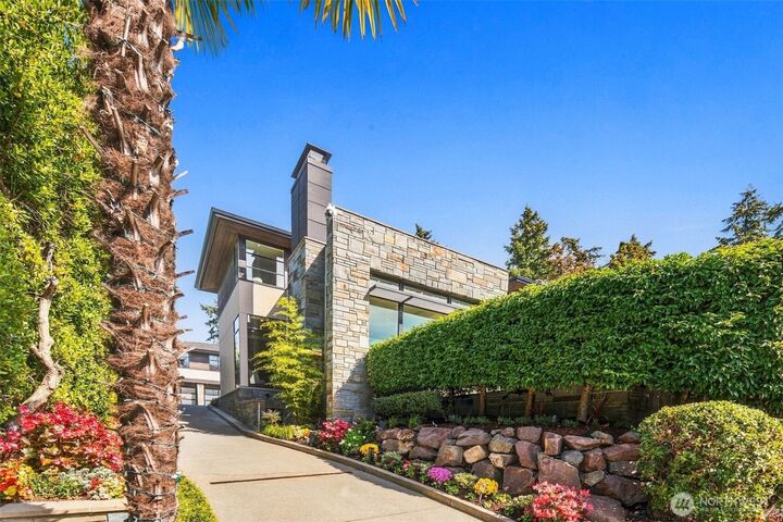 Property Photo: 9632 Lake Washington Boulevard NE WA 98004