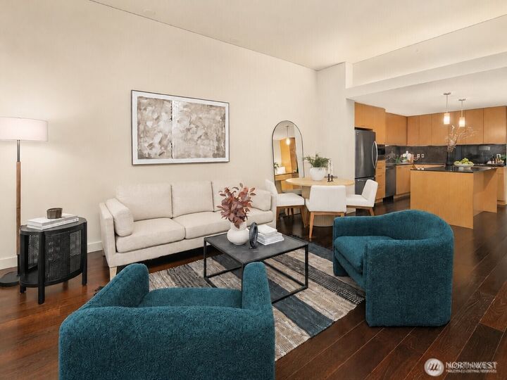 Property Photo:  909  5th Avenue 402  WA 98164 