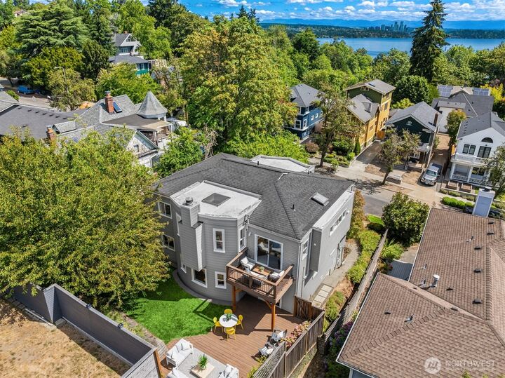 Property Photo: 209 32nd Avenue WA 98122