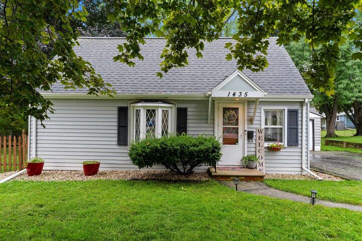 Property Photo:  1435 9th Street  WI 54303-3141 