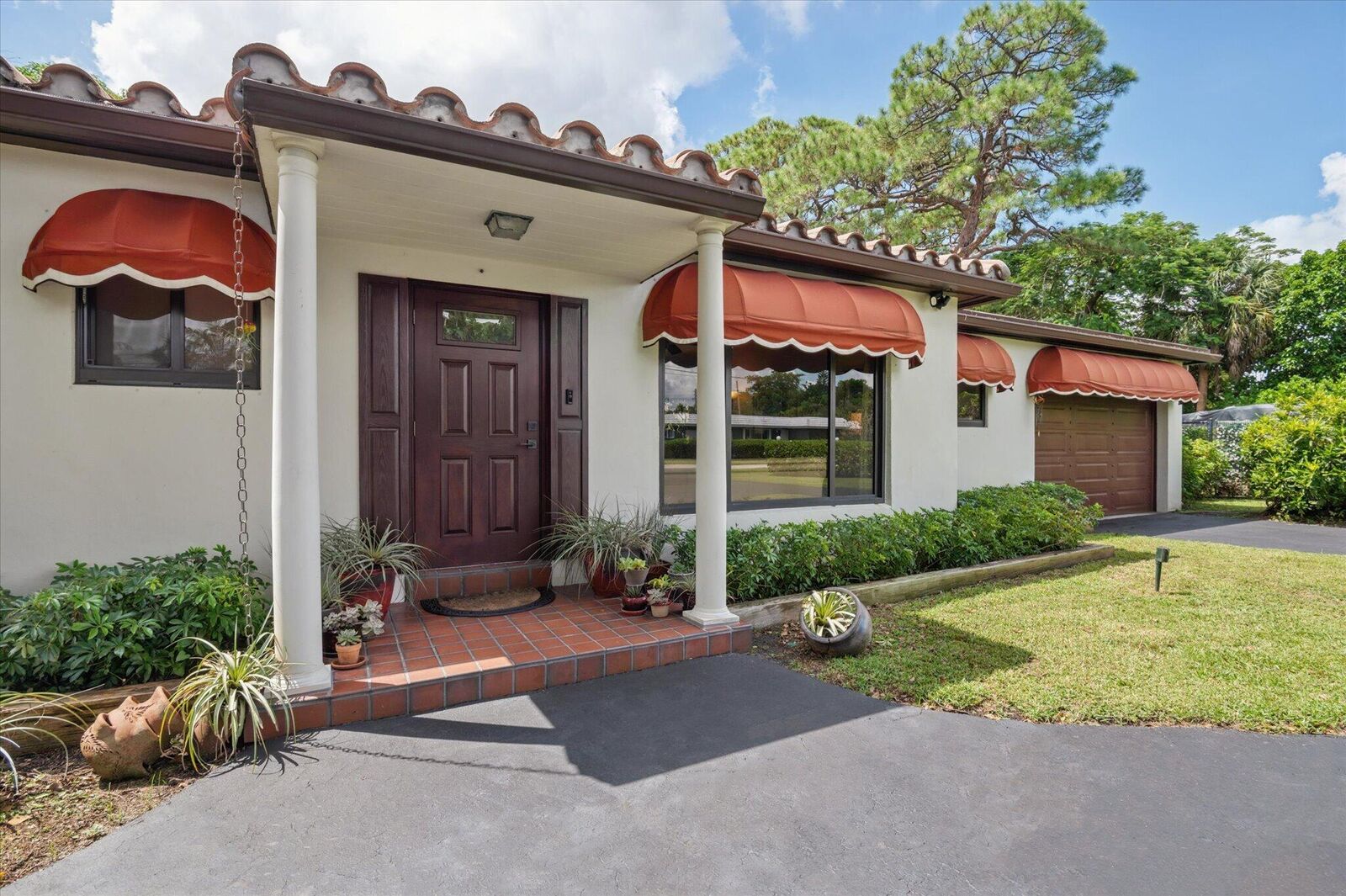 Property Photo: 4120 SW 1st Court FL 33317