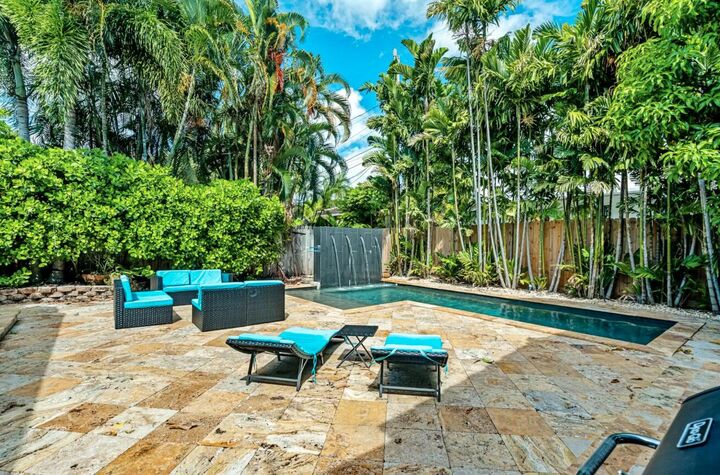 Property Photo:  1405 NE 14th Court  FL 33304 