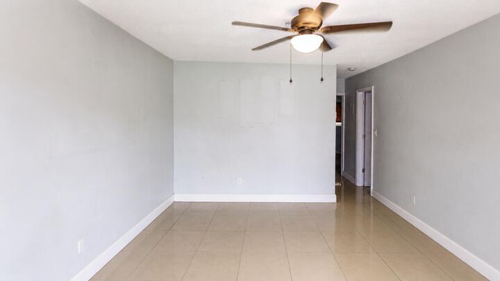 Property Photo:  2631 SW 13th Avenue 2  FL 33315 