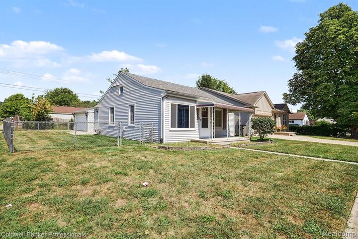 Property Photo:  20409 Colman Street  MI 48035 