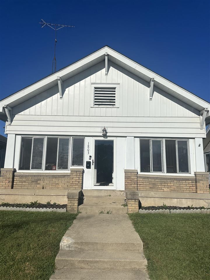 Property Photo:  1803 Boulevard Place  IN 47331 