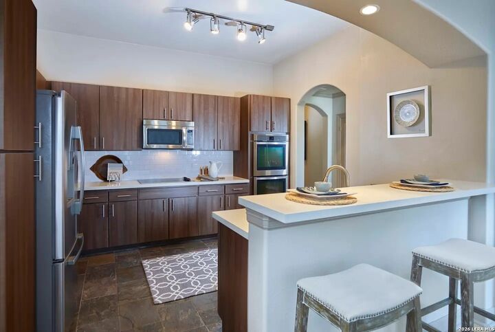 Property Photo: 1200 Post Oak Blvd 504 TX 77056