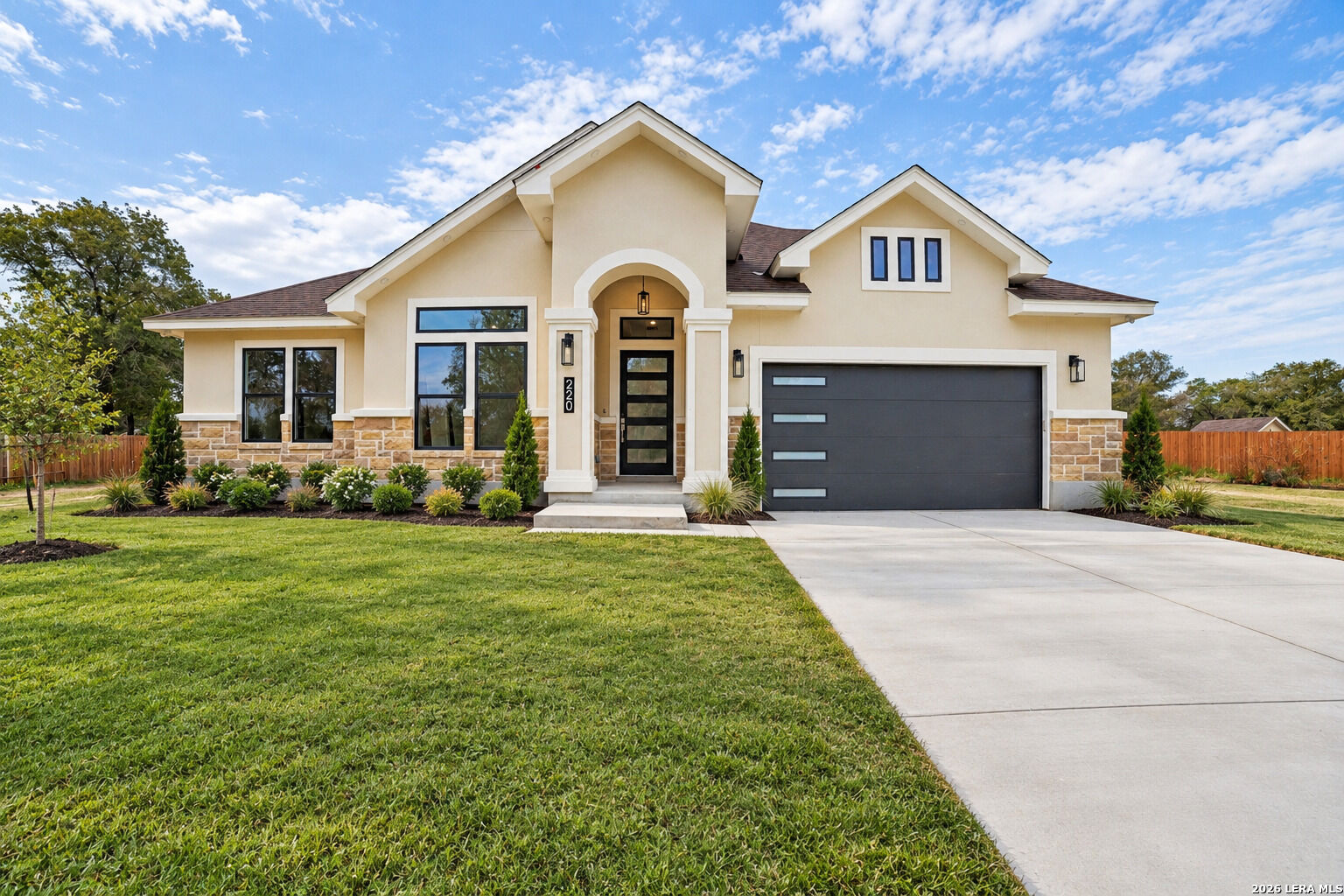 Property Photo:  220 County Road 6864  TX 78059 