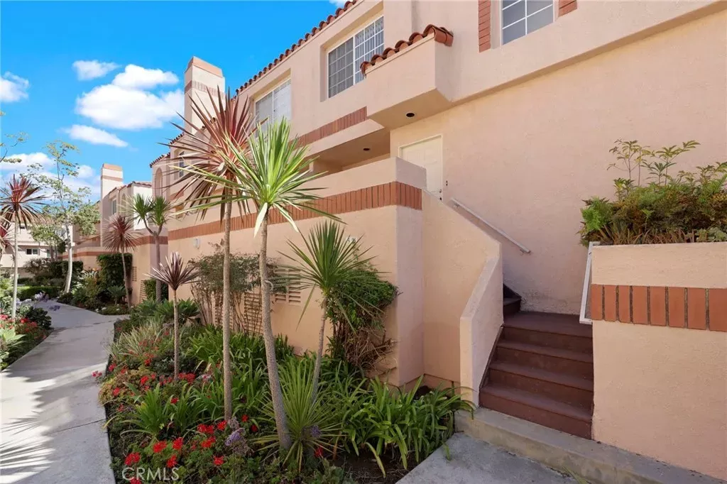 Property Photo:  3101 Plaza Del Amo 36  CA 90503 