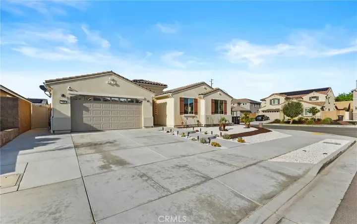 Property Photo:  718 Torrey Court  CA 92571 