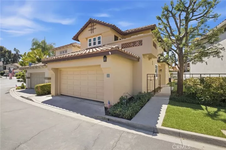 Property Photo:  4 Via Jacinto  CA 92688 