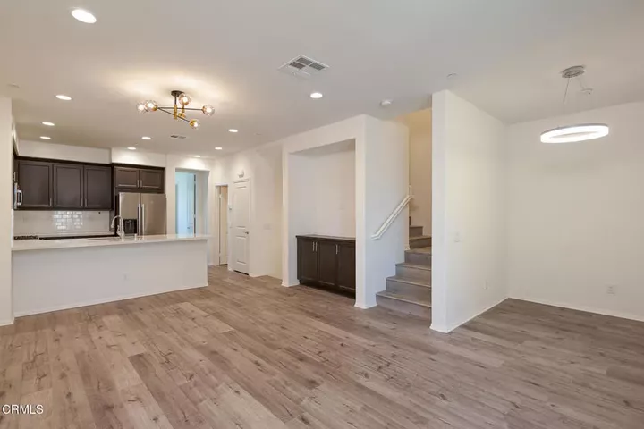 Property Photo:  413 Castiano Street  CA 93012 