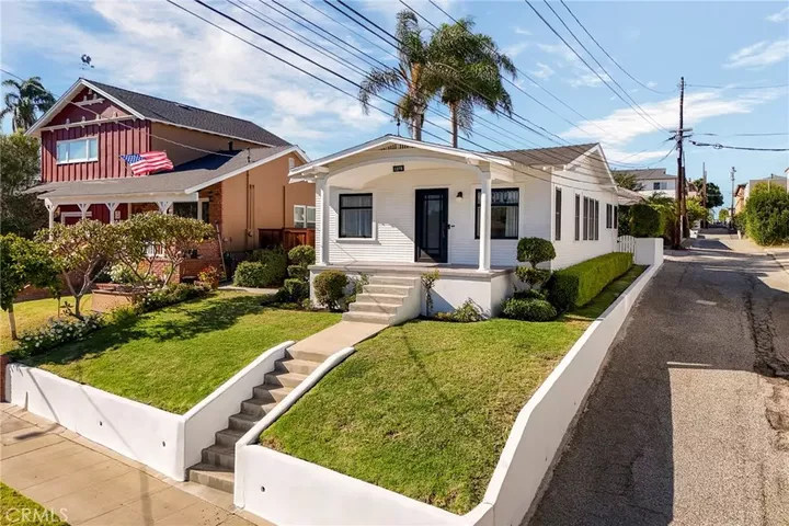 Property Photo:  1376 W 10th  CA 90732 