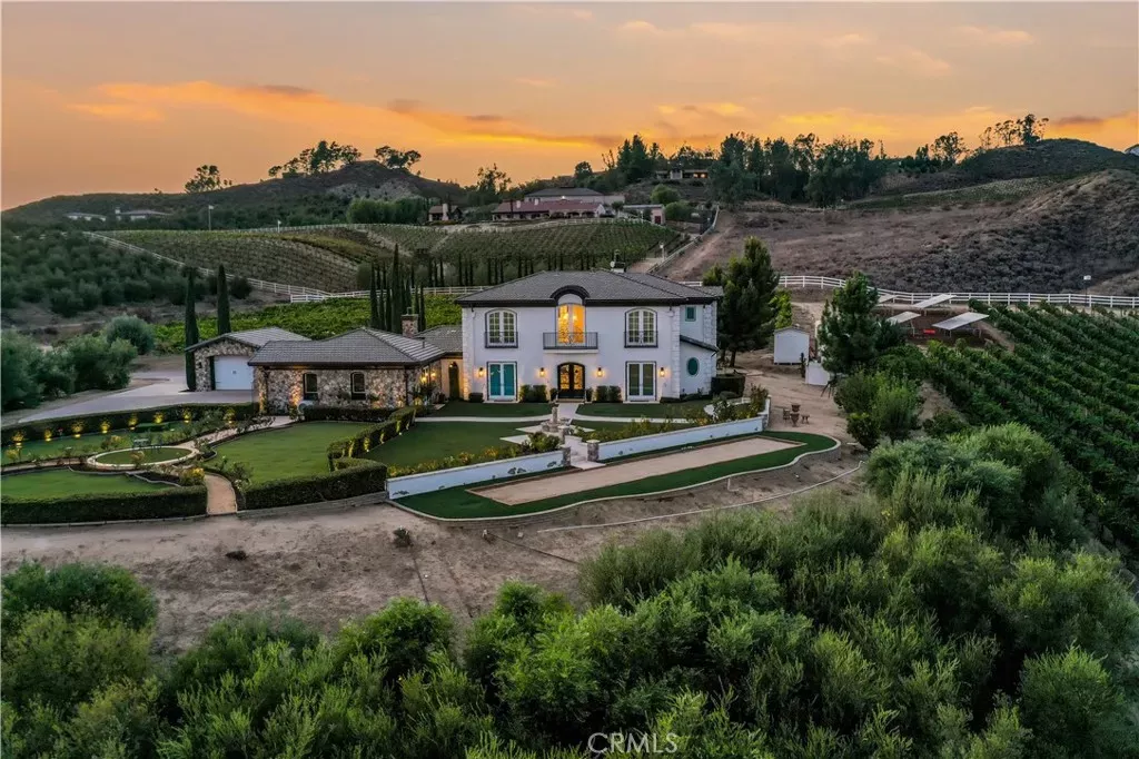 Property Photo:  36736 Pauba Road  CA 92592 