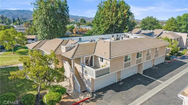 Property Photo:  2915 Deacon St Unit #17  CA 93065 