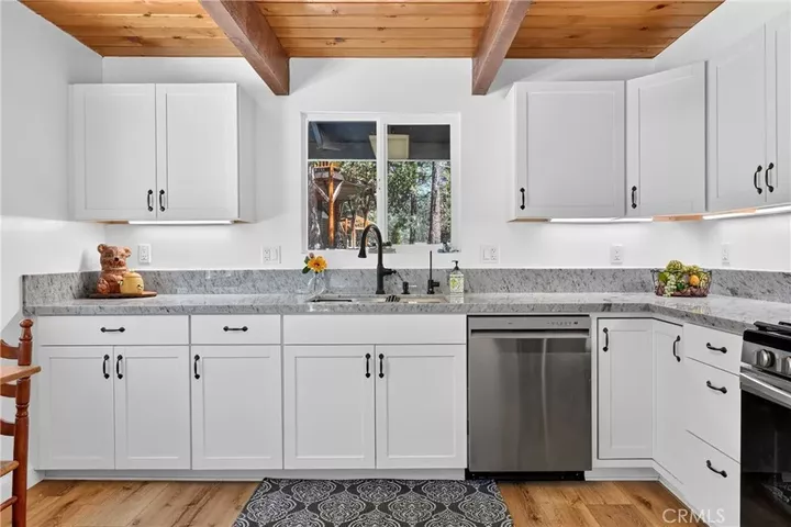 Property Photo: 33007 Lone Pine CA 92382