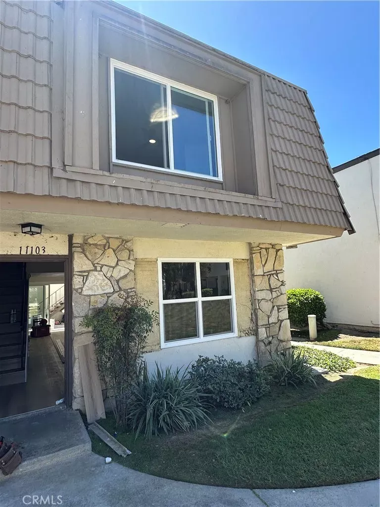 Property Photo:  11103 La Naranja Court  CA 92708 