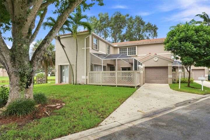 Property Photo: 10922 Chandler Dr FL 33026