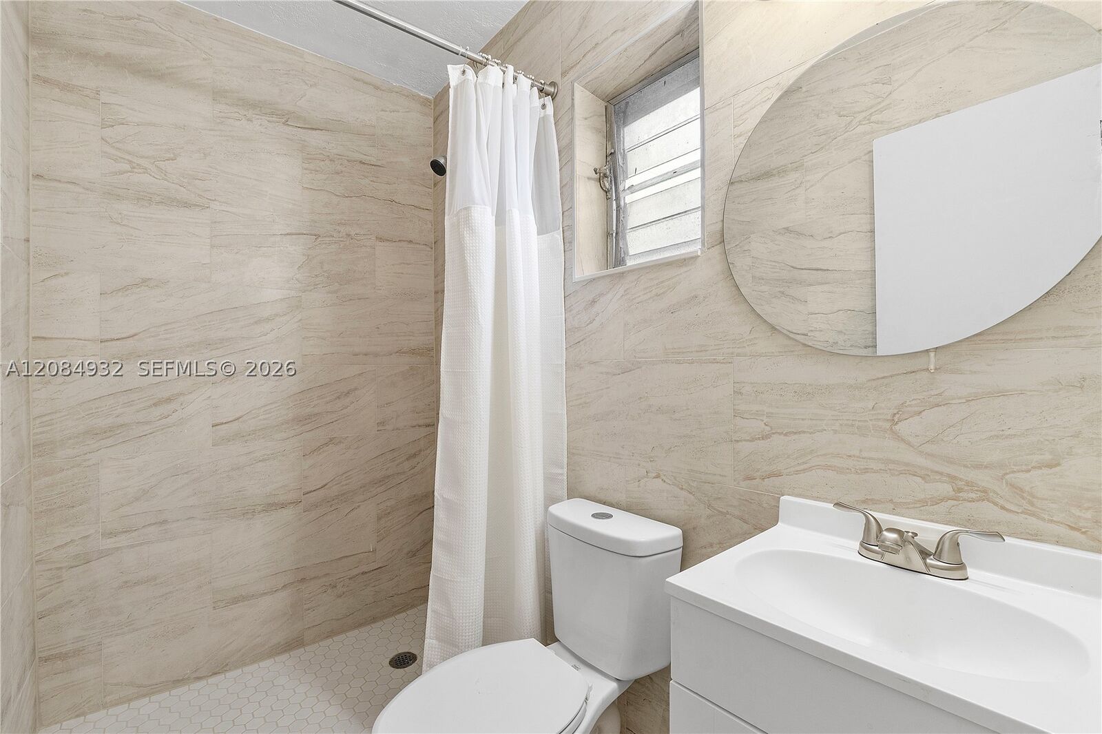 Property Photo: 7812 Juniper St B FL 33023